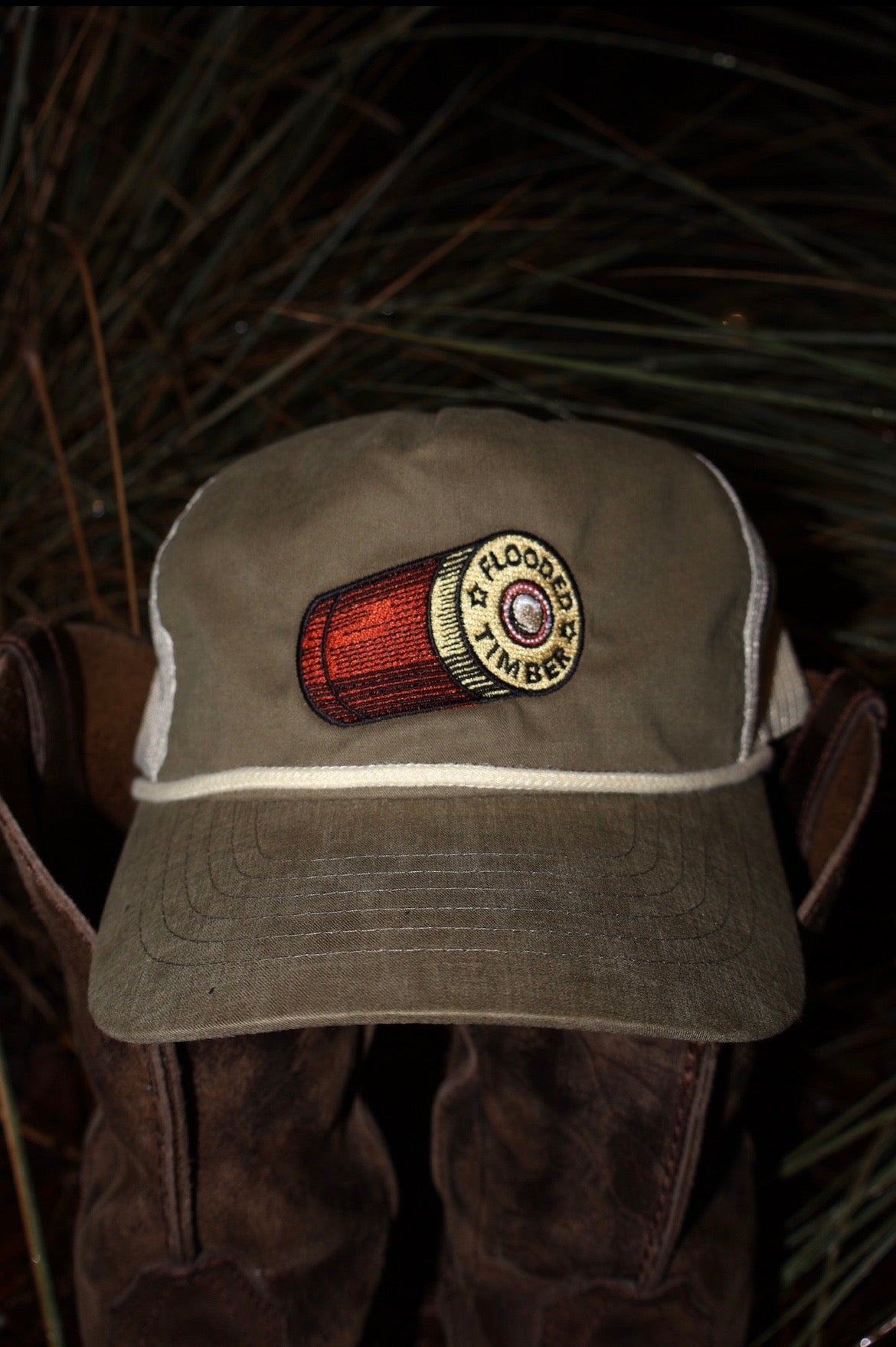 The Red Shell | Loden/Sand